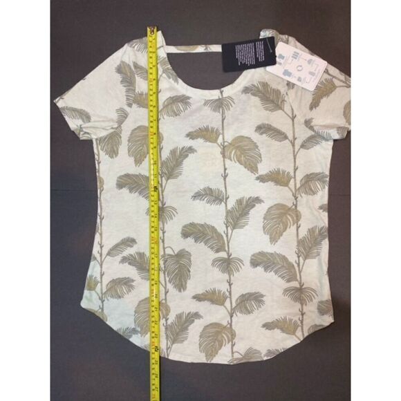 Chaser Women's Top with Tropical Leaves with a Scoop Back Size Small - Picture 10 of 10